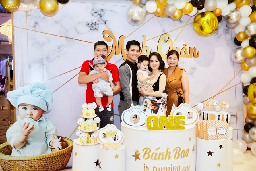 Backdrop tiệc thôi nôi