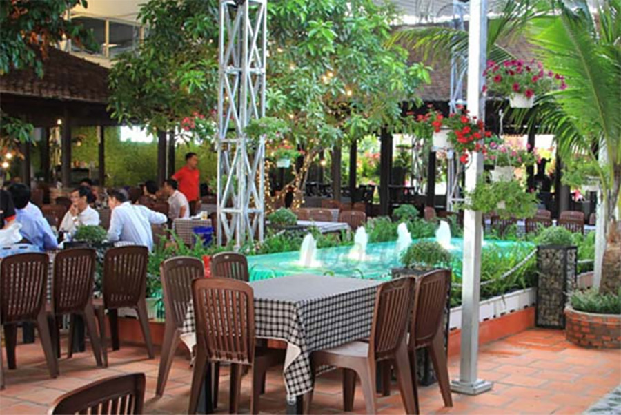 Đặt tiệc tất niên