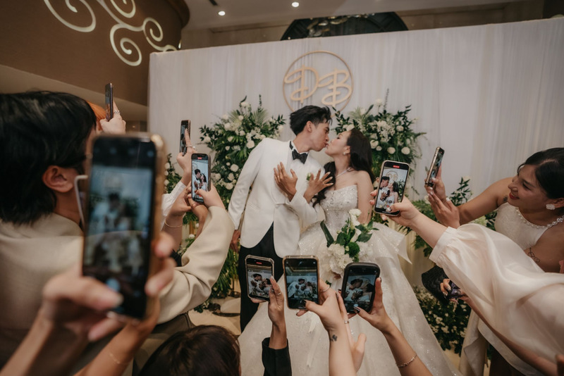 Các mẫu lời mời cưới theo từng đối tượng giúp cặp đôi lựa chọn cách xưng hô và lời nhắn phù hợp