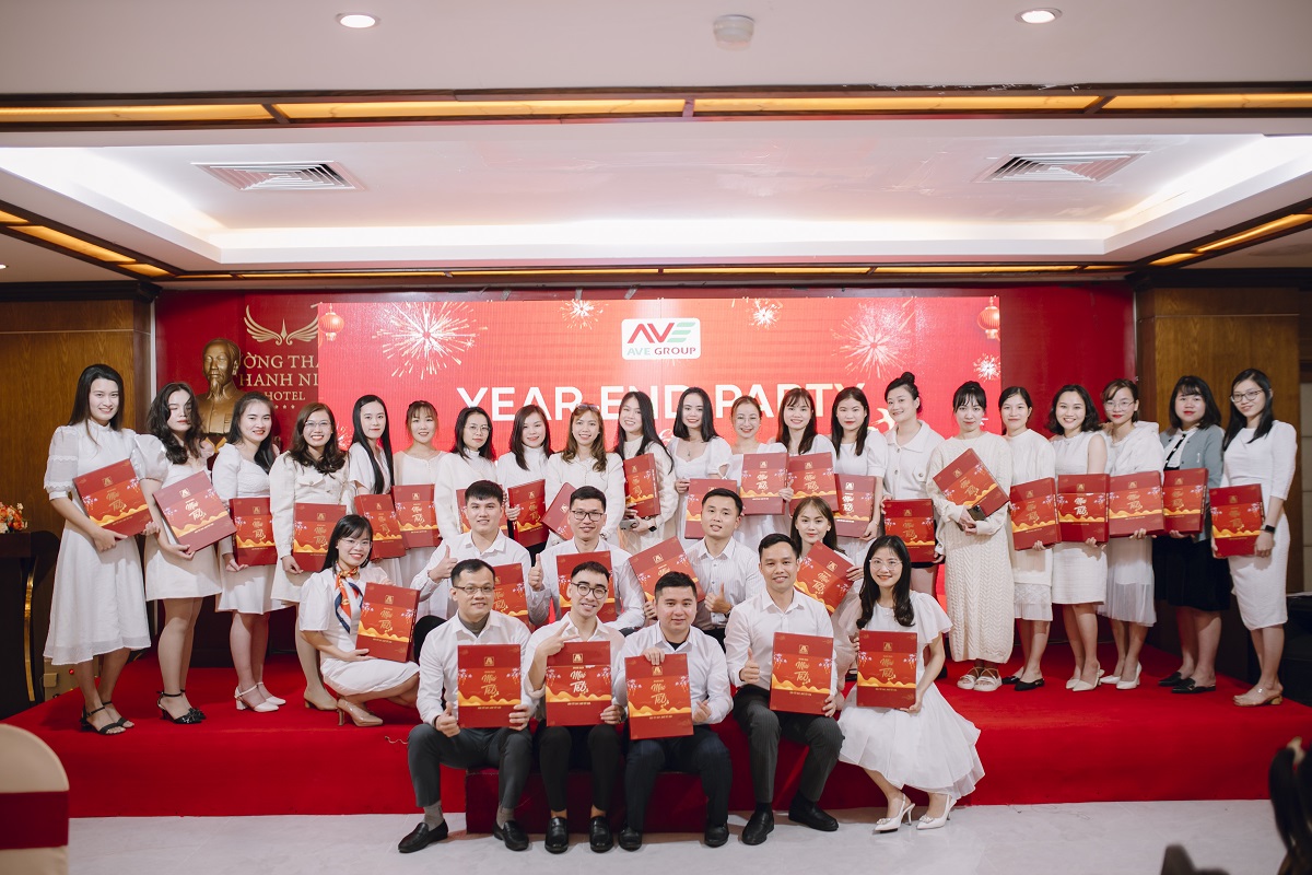 tiec tat nien cong ty