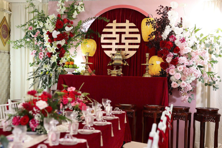 Trang trí bàn thờ gia tiên