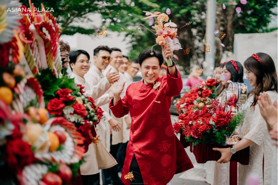 Đón nhà trai rước dâu