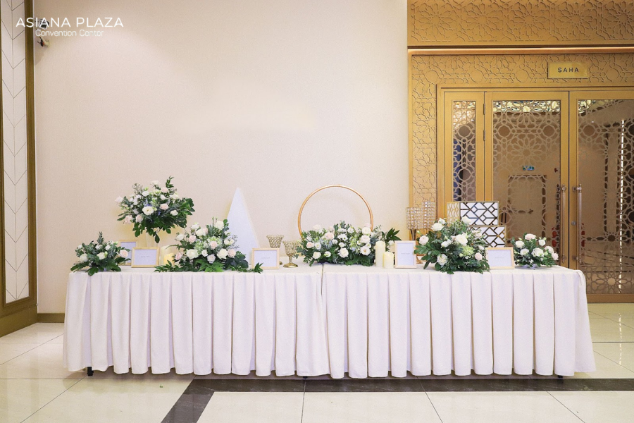 Bàn gallery tiệc cưới decor đẹp