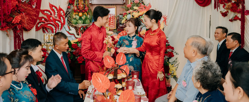 Lễ lại mặt là dịp vợ chồng mới trở về thăm nhà gái và chuẩn bị lễ vật đơn giản