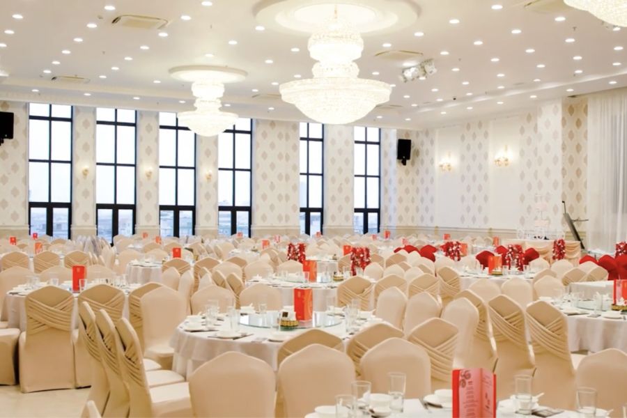 Nhà hàng Ái Huê gây ấn tượng