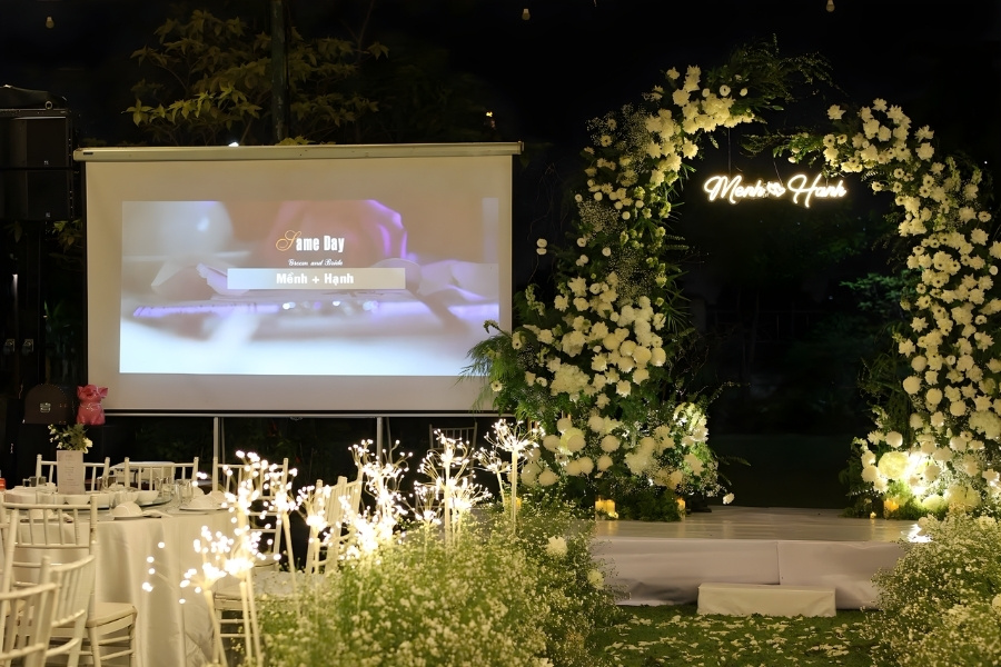 tiệc cưới ngoài trời ở tphcm