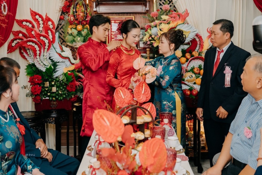 Nhà gái phát biểu lễ dạm ngõ