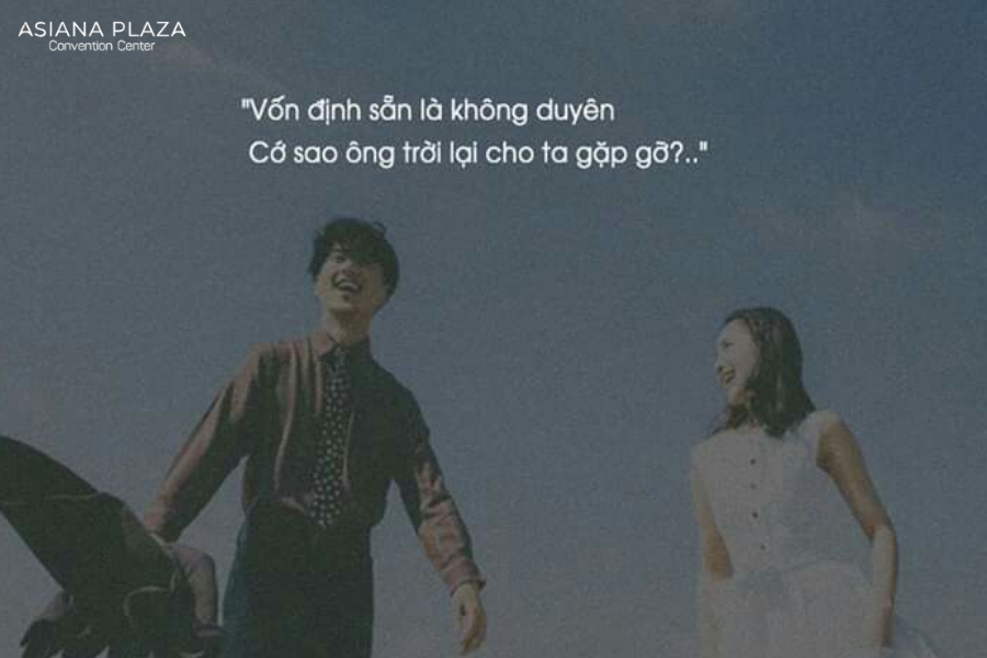 Hình ảnh chàng trai viết thư tình tay