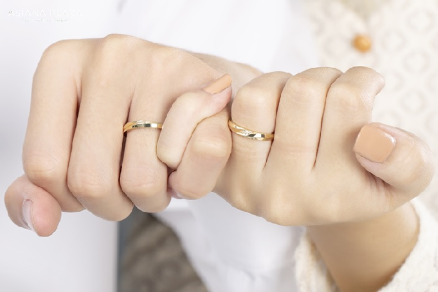Tặng quà nhẫn đôi tình yêu