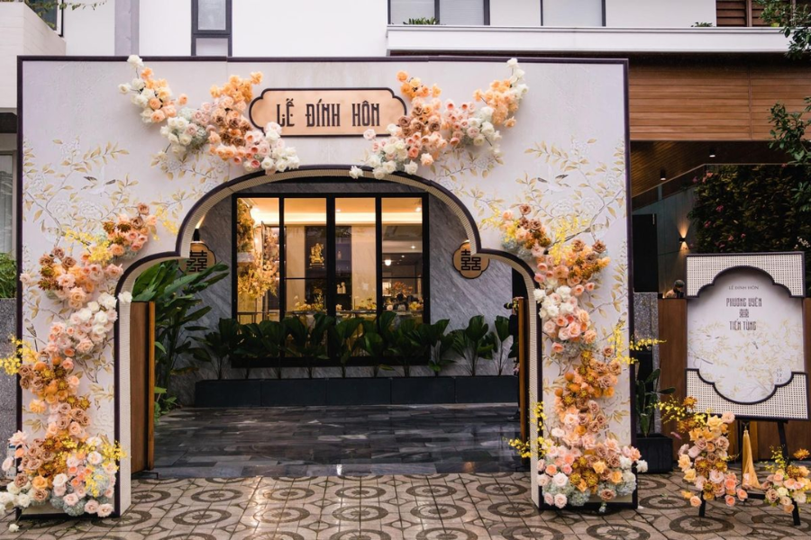 Mẫu cổng hoa cưới 10