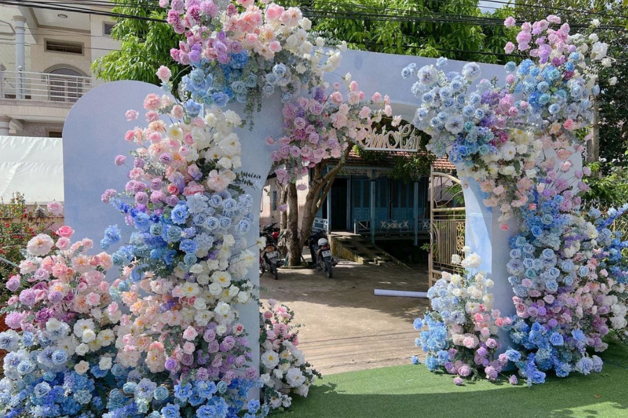 Mẫu cổng hoa cưới 7