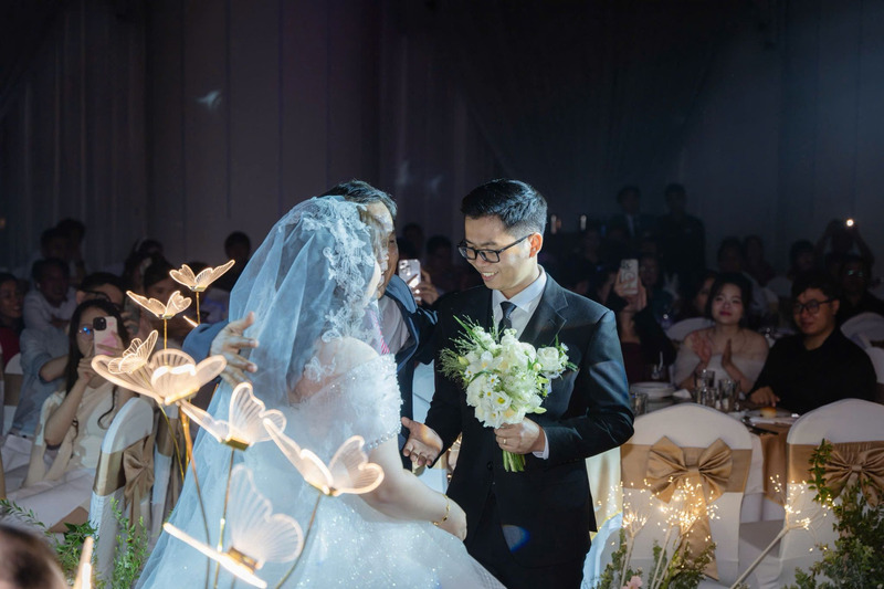 Lời chúc và quà tặng phù hợp sẽ giúp lễ kỷ niệm đám cưới vàng thêm ý nghĩa