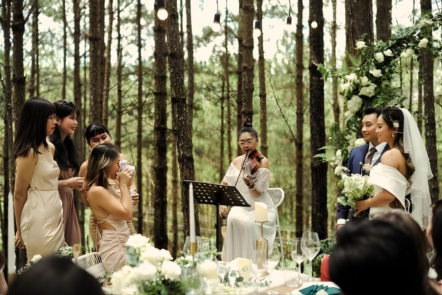 Biểu diễn trong tiệc cưới ngoài trời