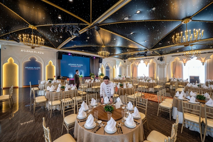 Tổ chức đám cưới tại nhà hàng