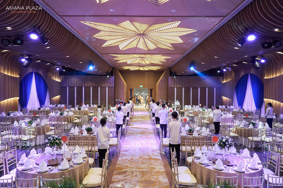 Tổ chức đám cưới tại nhà hàng