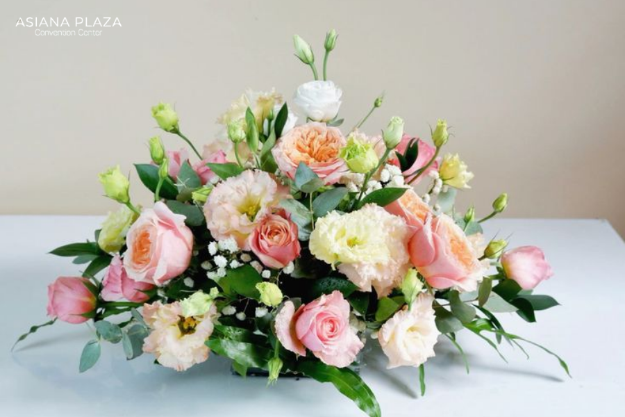 Hoa bàn cưới hình cầu tròn