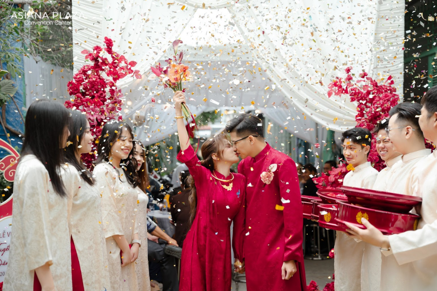 Lễ cưới đính hôn trang trọng