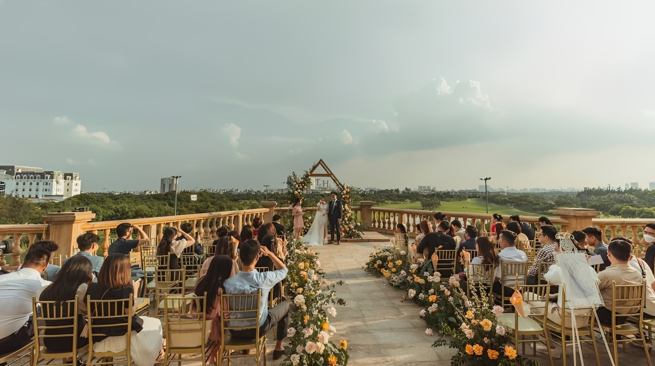 Lễ đường view sân golf