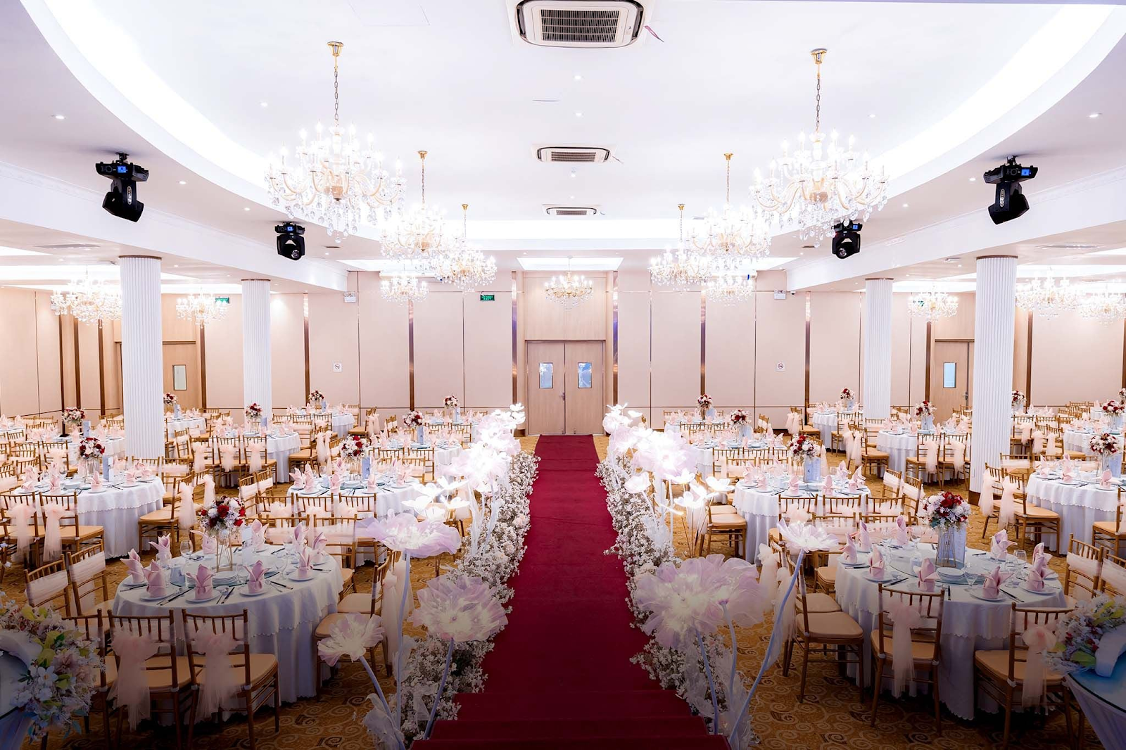 Sảnh tiệc cưới sang trọng
