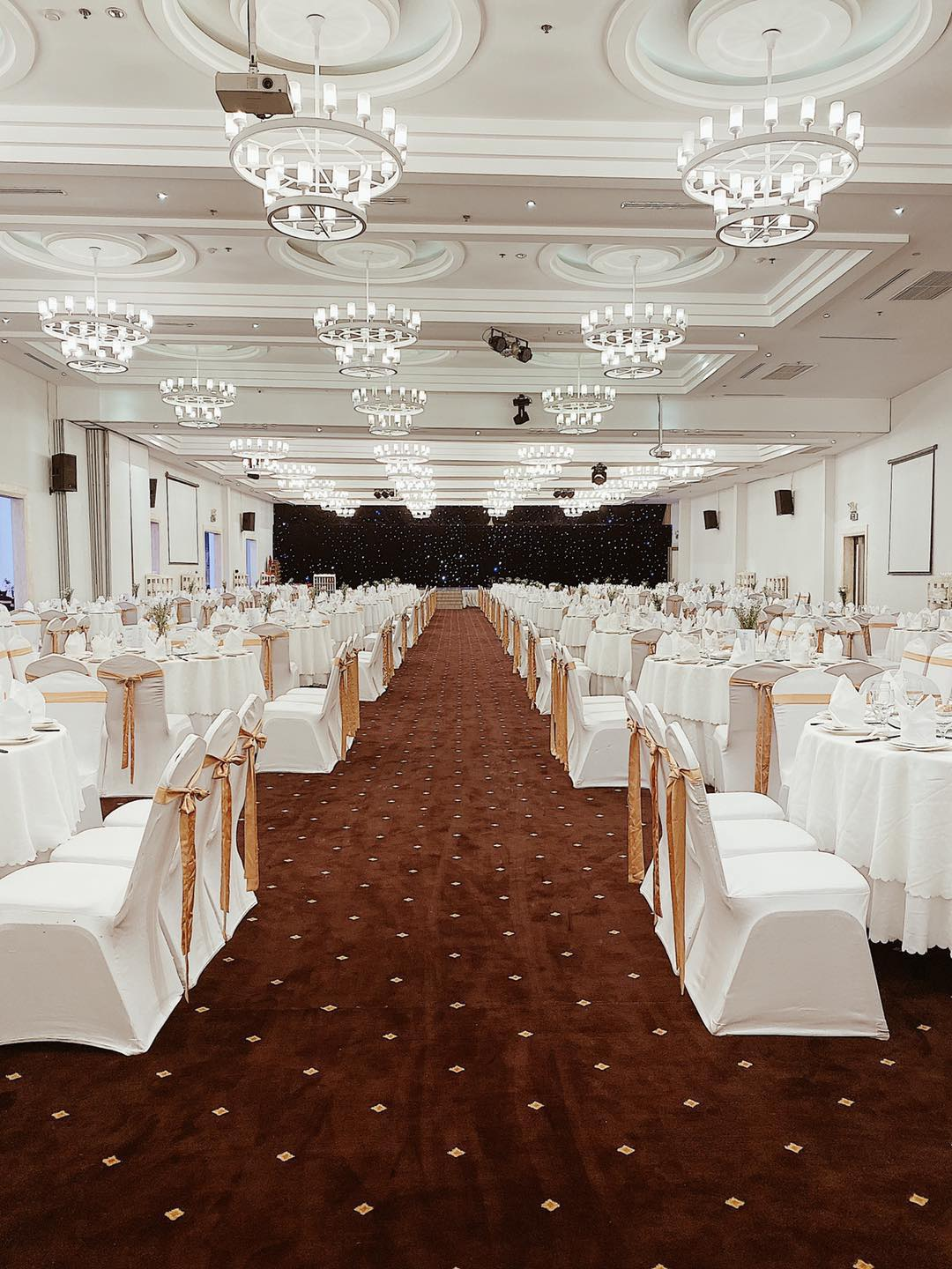 Kiến trúc nhà hàng Diamond Palace