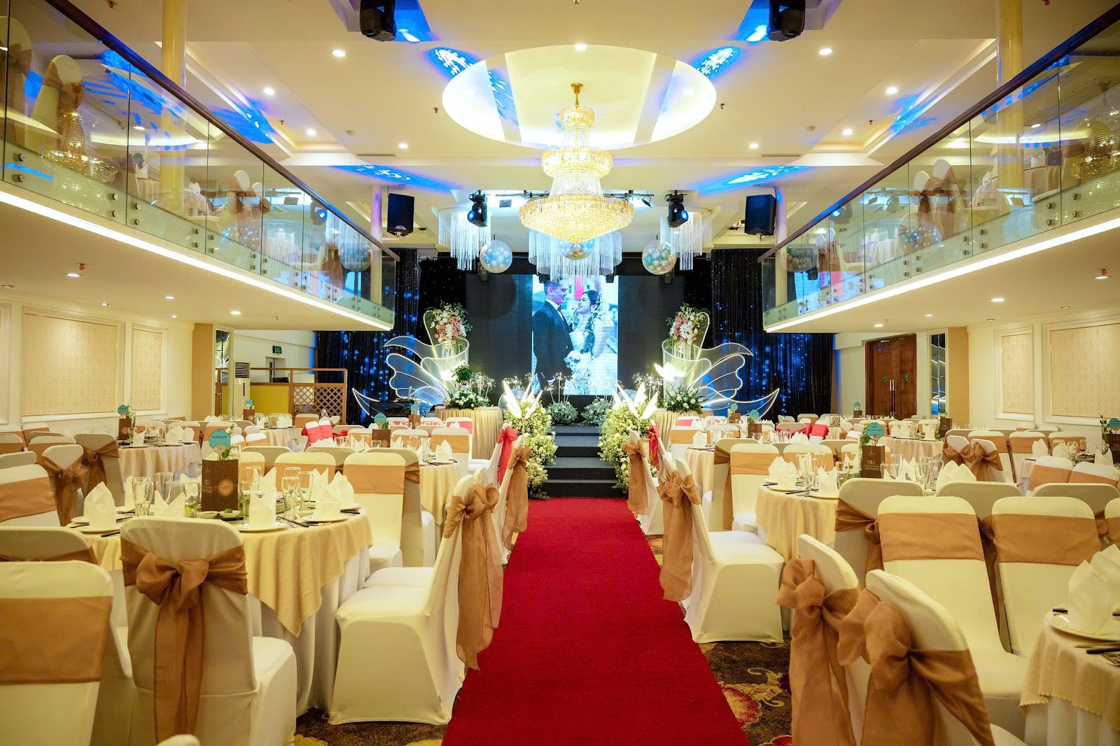 Sảnh tiệc hiện đại Unique Wedding