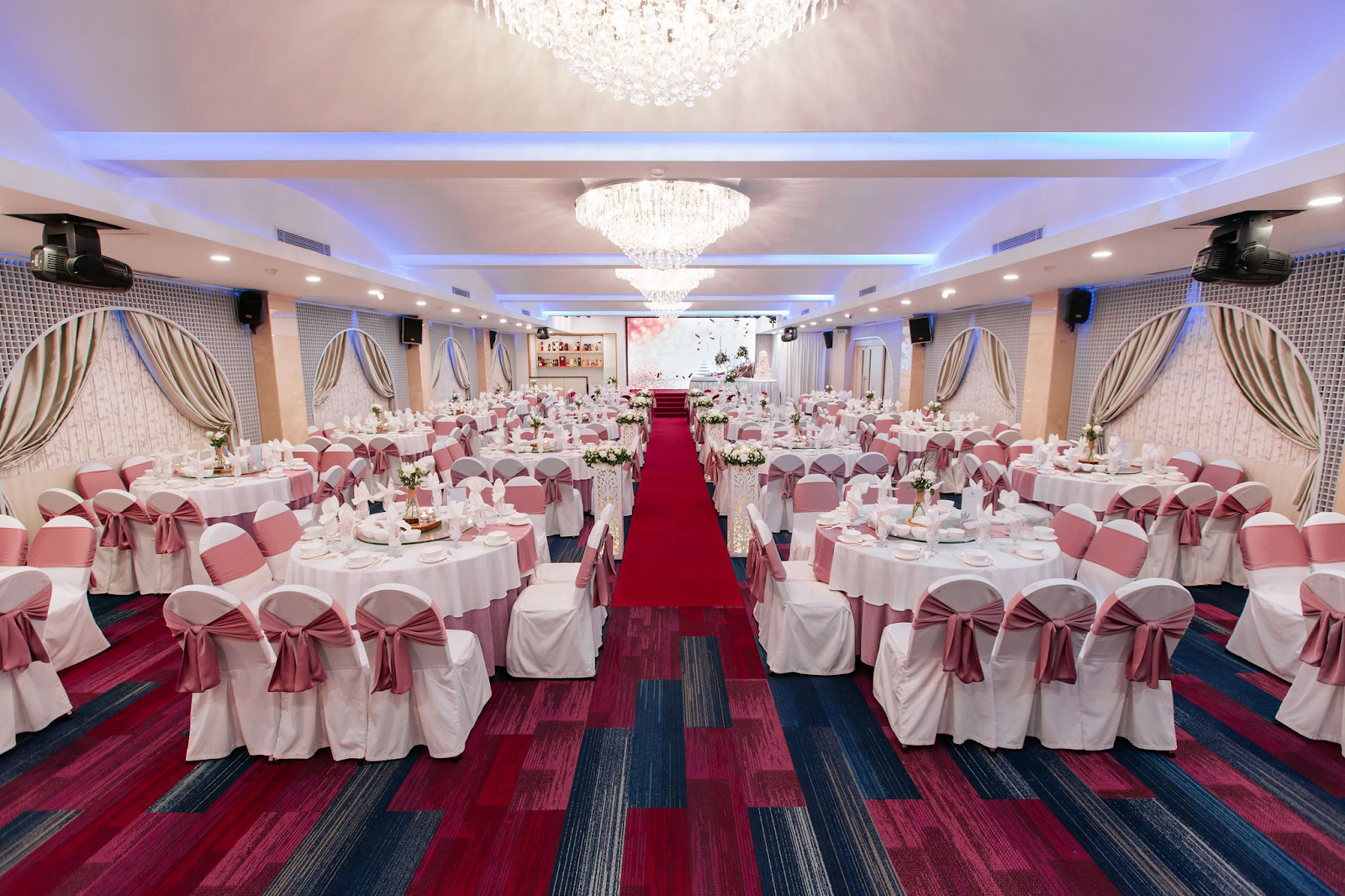 nhà hàng tiệc cưới quận 1 Bách Việt