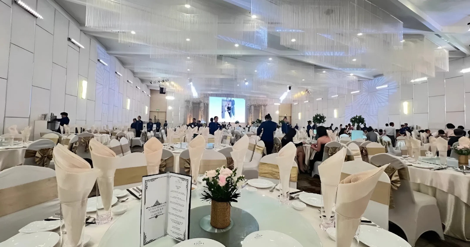 Sảnh tiệc Đông Phương sang trọng