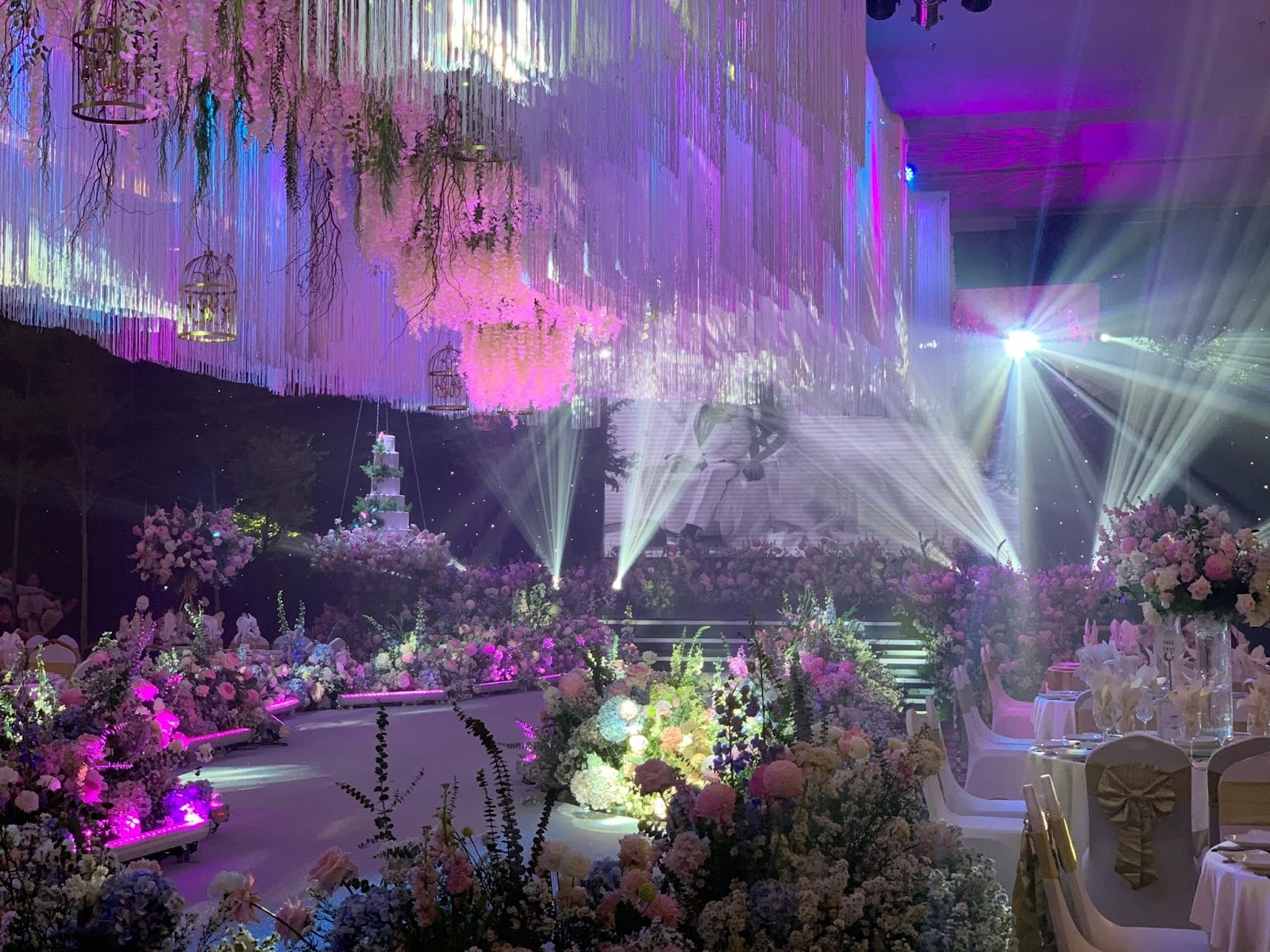 Nhà hàng tiệc cưới Adora Center