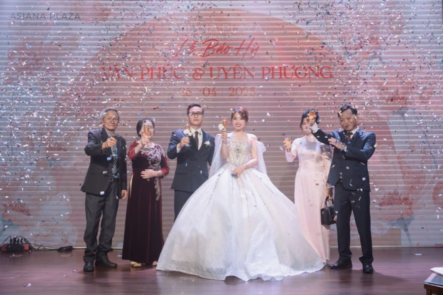 tổ chức tiệc cưới trọn gói