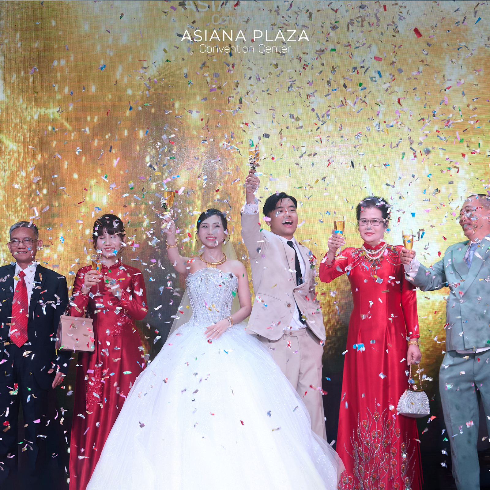 review nhà hàng tiệc cưới