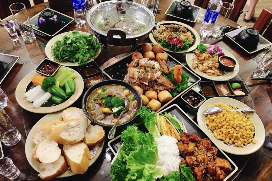 gợi ý menu cưới miền Trung
