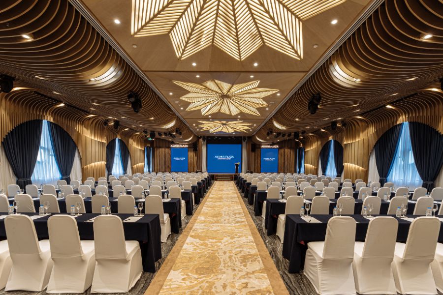 Không gian rộng của sảnh Roman