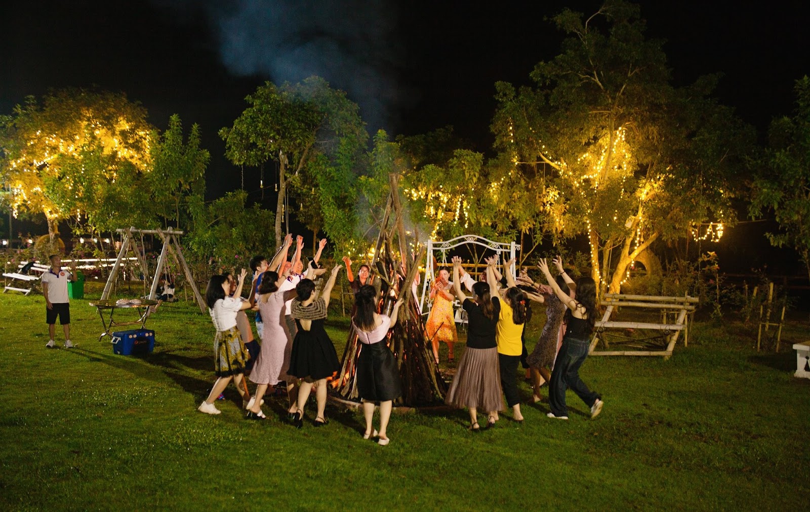 Tiệc dã ngoại gắn kết