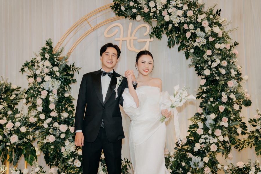 Váy cưới tối giản hiện đại