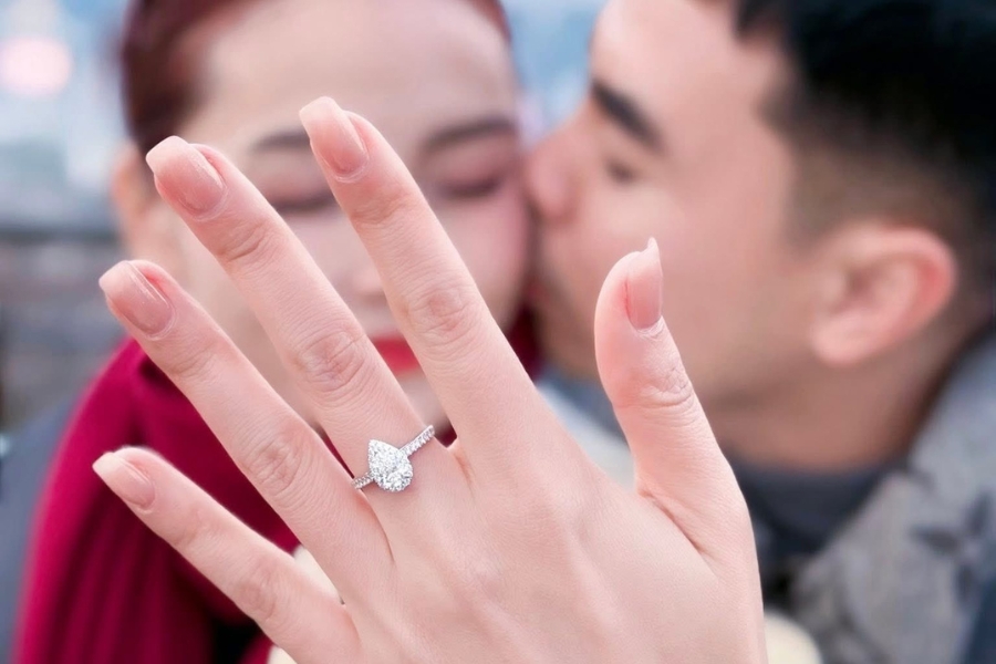 Cầu hôn hài hước sáng tạo