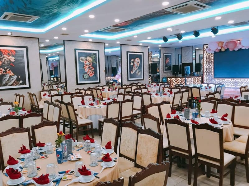 Không gian nhà hàng Biển Dương 6 tập trung vào sự gần gũi, riêng tư