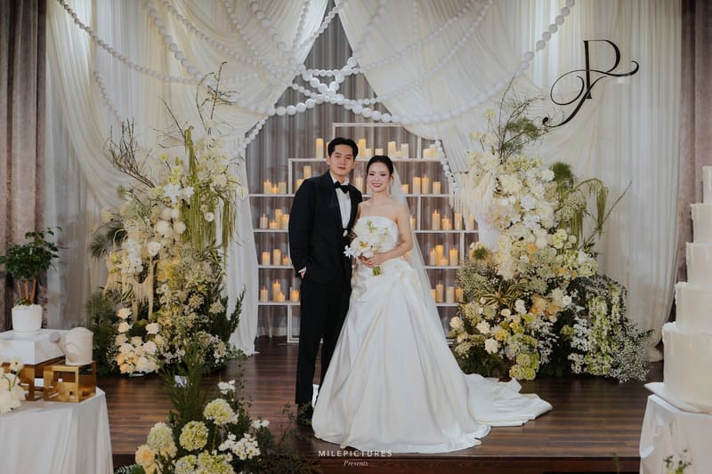 Đám cưới phong cách Châu Âu thường sử dụng đèn chùm, nến, fairy lights