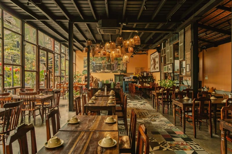 Không gian Quán Bụi Garden nhẹ nhàng, tạo cảm giác ấm cúng, gần gũi