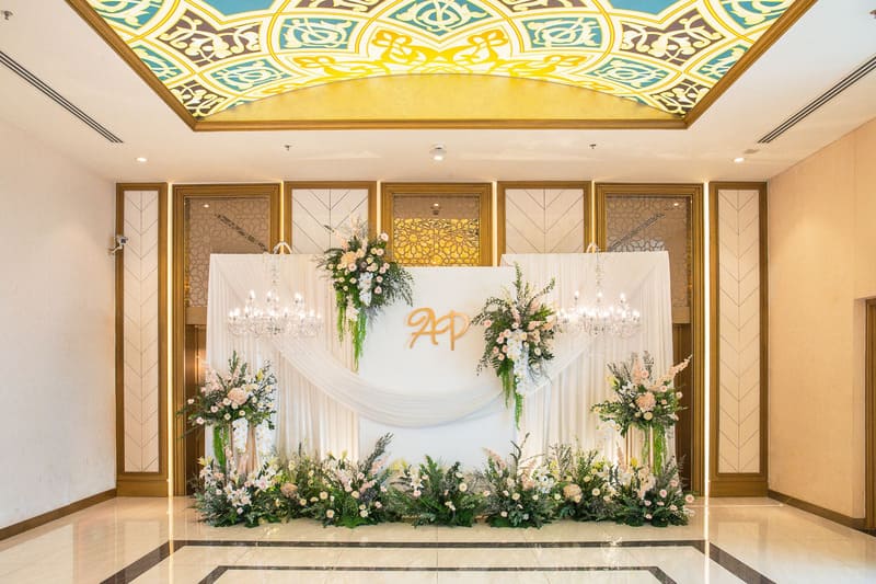 Gói decor Flowery Premium phù hợp cho ngày trọng đại mang phong cách thanh lịch, tinh tế