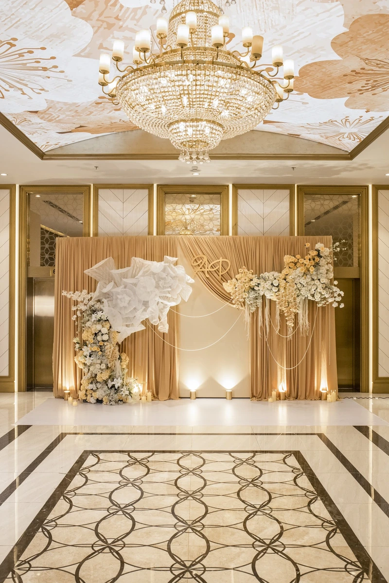 Backdrop La Muse tone kem sang trọng, thanh lịch
