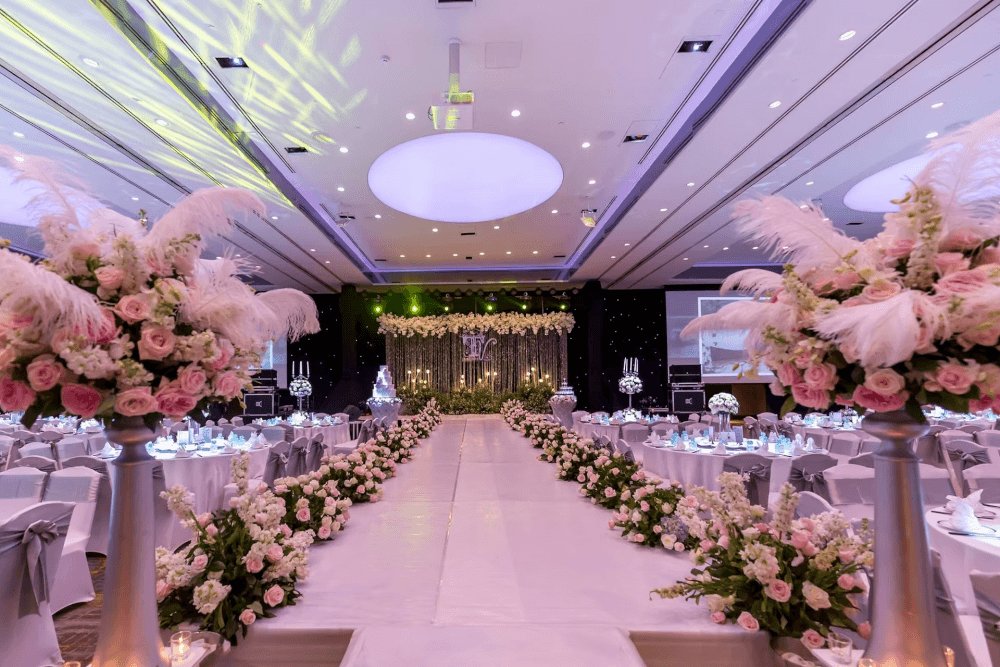 Sheraton Saigon sở hữu vị trí trung tâm, ballroom rộng thoáng, phù hợp tiệc cưới quy mô lớn (Nguồn: Internet)