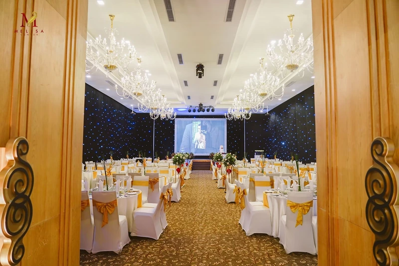 Melisa Center ghi điểm với sảnh cưới đương đại, sang trọng. (Nguồn: Internet)