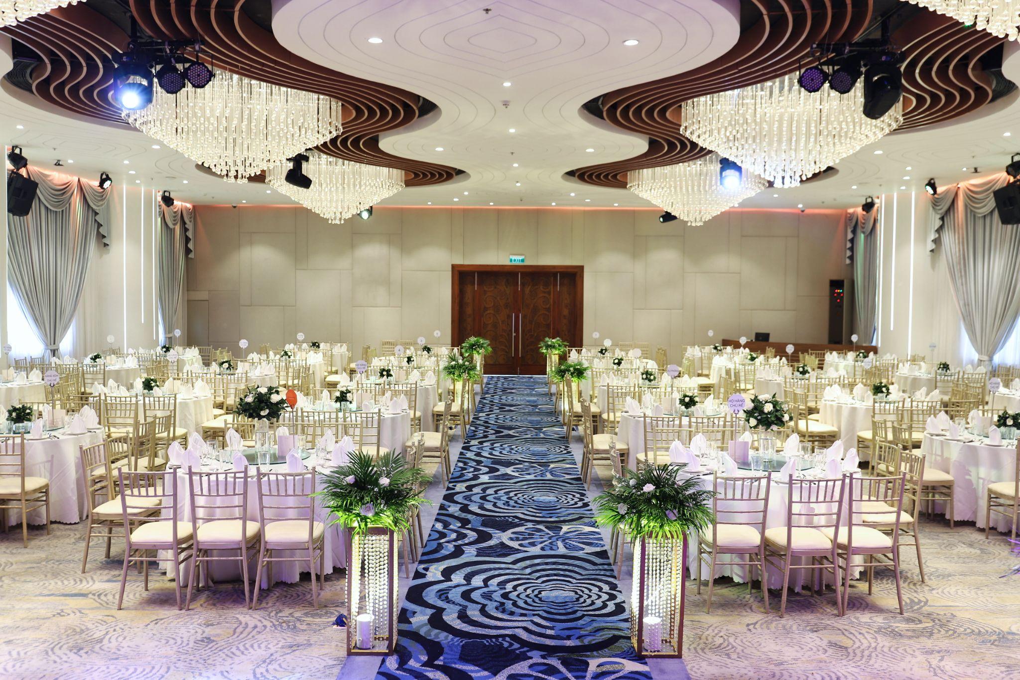 Không gian cưới sang trọng tại sảnh Sapphire - Asiana Plaza Bình Thạnh