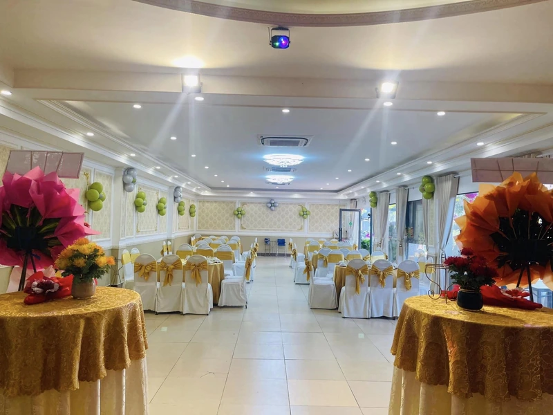 Nên xác nhận phương án che chắn và bố trí thiết bị nếu chương trình có phần phát biểu. (Nguồn ảnh: Internet)