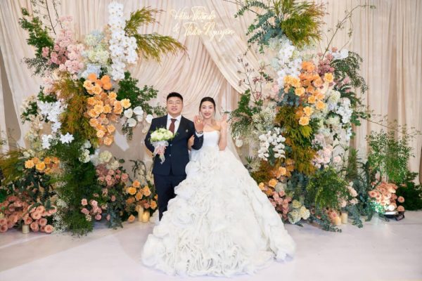 Nên chọn nhà hàng tiệc cưới dựa trên nhiều yếu tố như sức chứa, thiết kế sảnh, vị trí, dịch vụ,...