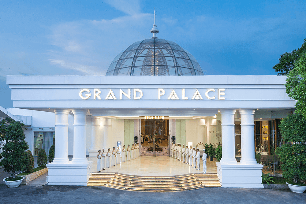 Grand Palace sở hữu sảnh rộng với vị trí gần sân bay (Nguồn: Internet)